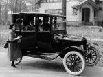 Ford Model T Center Door Sedan 1915 года